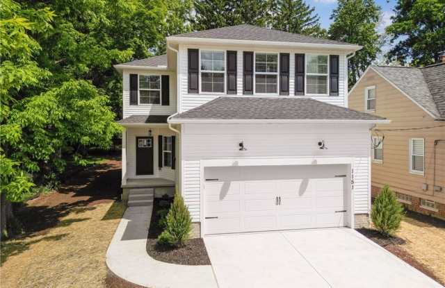 300 N Bissel Road - 300 North Bissell Road, Aurora, OH 44202