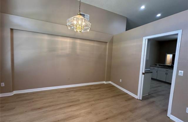 13813 BLUEWATER Circle Gallery 4