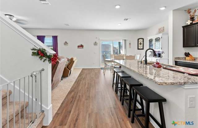 19328 Berringer Drive Gallery 3