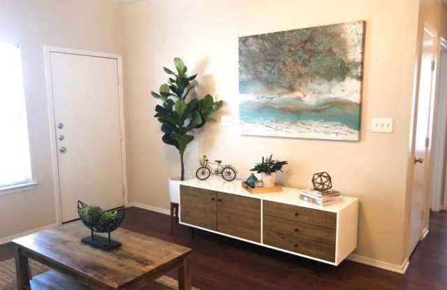 385 Cypress Creek Road Gallery 4