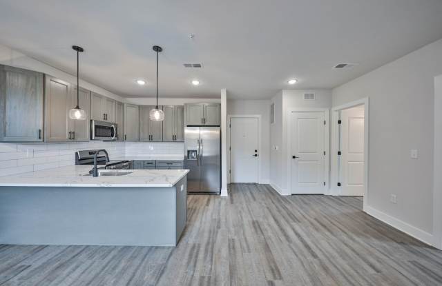 Brand New Luxury unit on Broadway in Bangor! photos photos