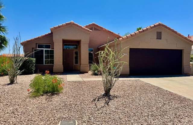 Meticulously Maintained 3 Bedroom + Den Single Level Home! Fantastic Low Backyard. photos photos