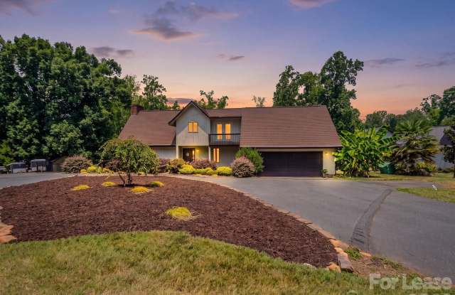 256 Greenbay Road Gallery 2