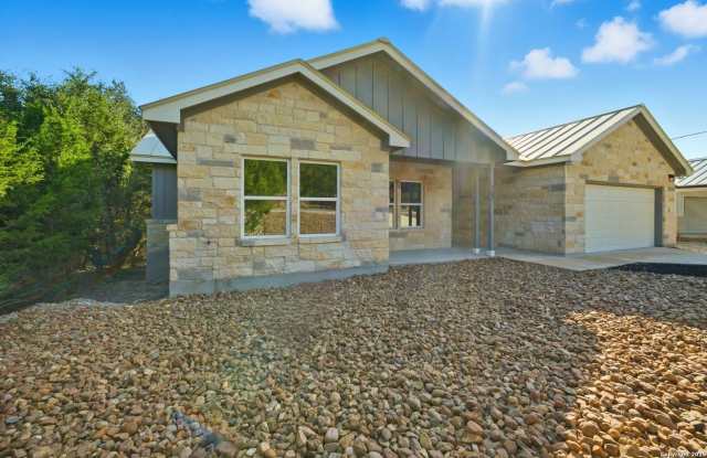 207 DEER OAKS DR Gallery 4