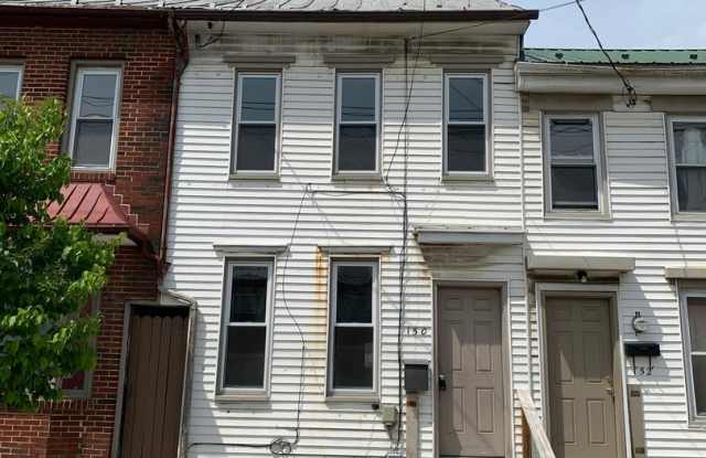2 possibly 3 Bedroom Home In Carlisle with yard photos photos