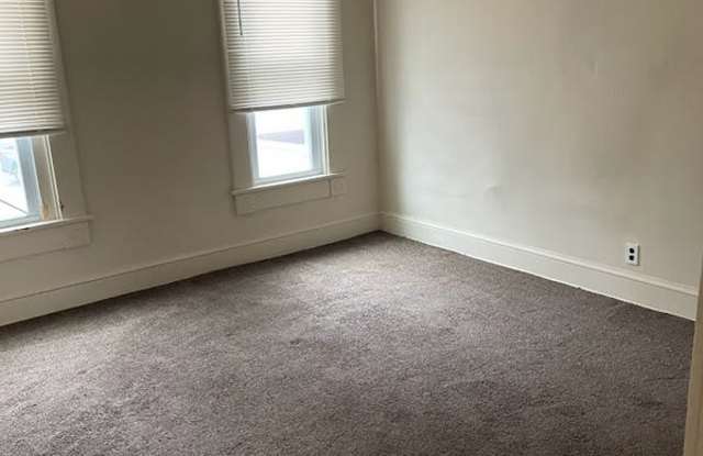 701 South Bluff Boulevard - 4 photos photos