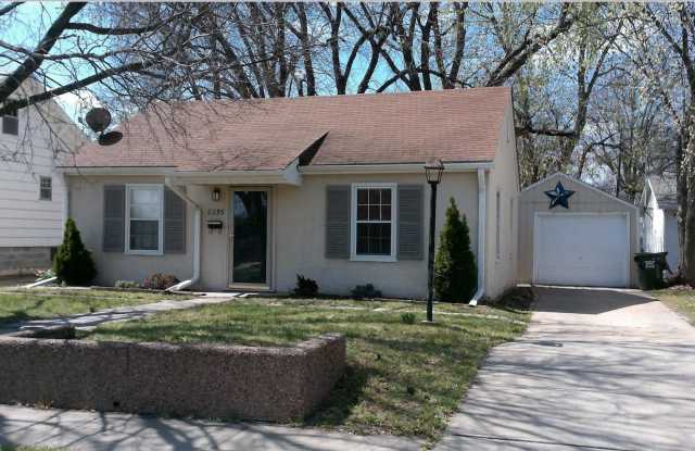 Adorable 2 bed House! - 2255 South 48th Street, Lincoln, NE 68506