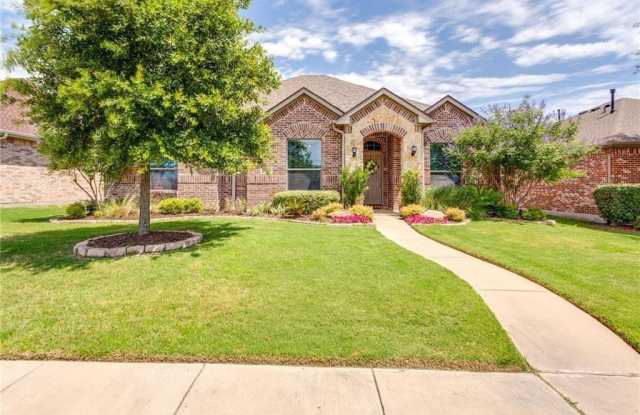 2810 Lakefield Drive Gallery 2
