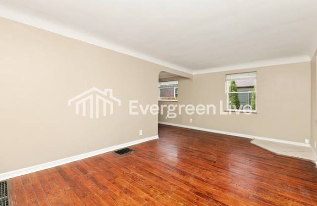 218 Castlewood Avenue Gallery 3