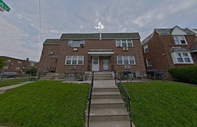 1198 1/2 E UPSAL ST #C Gallery 1