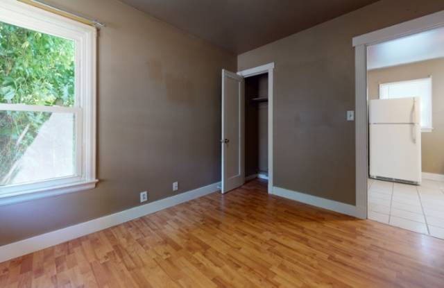 804 1/2 Clark AveUnit B Gallery 1