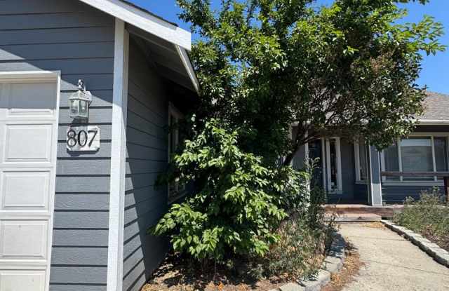 Spacious  Modern 3-Bedroom Home for Lease in a Private Cul-de-Sac photos photos