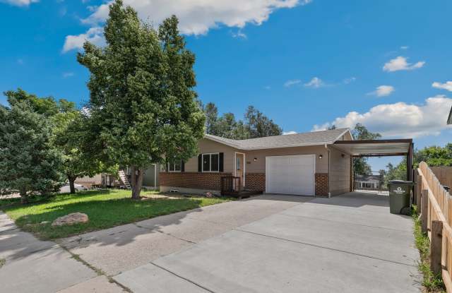 7105 Omaha Blvd - 7105 Omaha Boulevard, Cimarron Hills, CO 80915