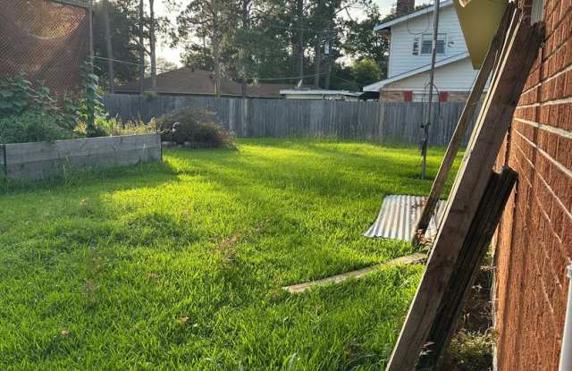 MID CITY SOUTH HOME FOR RENT Gallery 3
