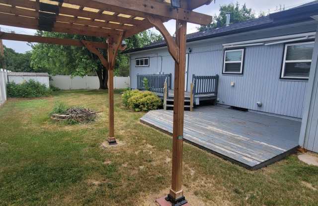 5 Bedroom home near the lake & BSU Gallery 3