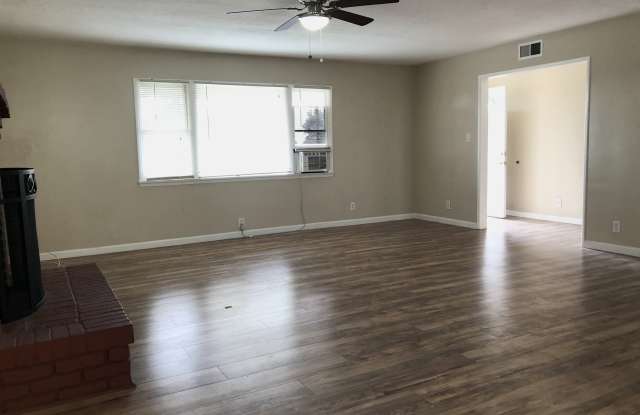 5818 Pickering Ave photos photos