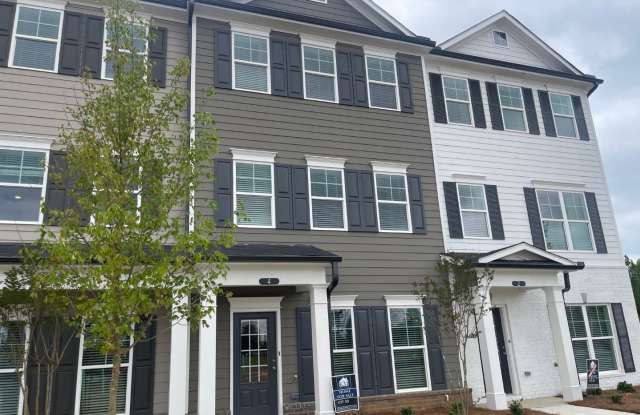 Like new!!! Townhome located on the Newnan LINC! MUST SEE! photos photos