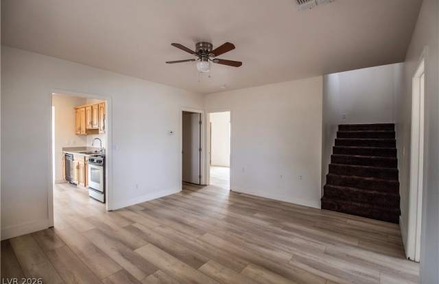 119 W Victory Road photos photos