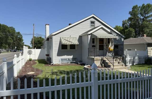 2423 Pine Street - 1 photos photos
