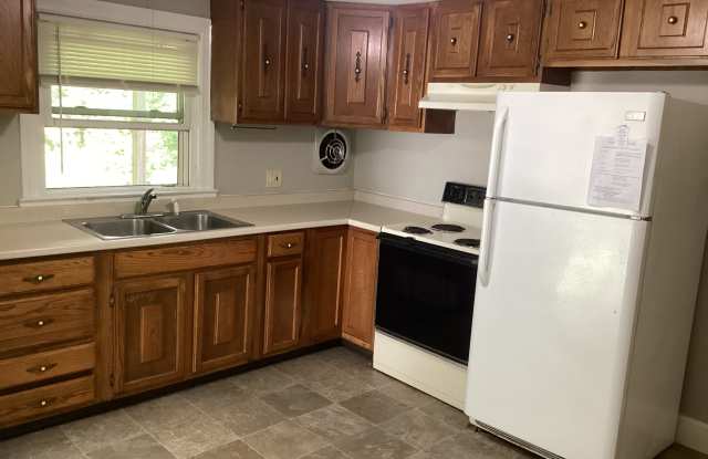 120 Belchertown Rd - 120A Room #4 Gallery 4