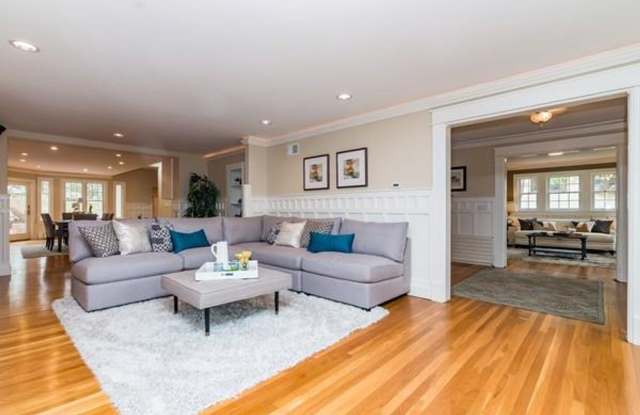 HOT NEWTON LISTING!!! photos photos