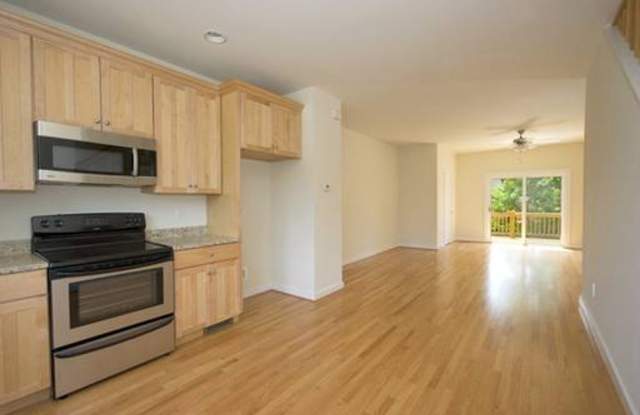1013 Linden Avenue- X **PRICE REDUCTION!!** Gallery 3