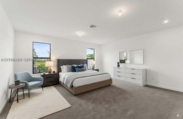 7448 Lenora Ln Gallery 3