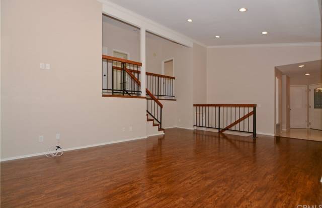 2313 E Curtis Court Gallery 3