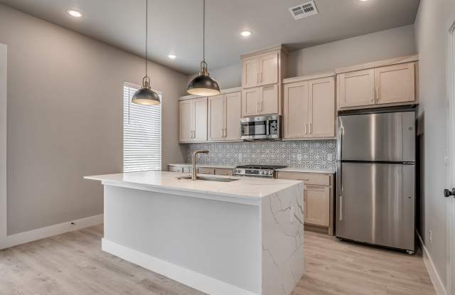 11329 N Blackwelder Ave photos photos