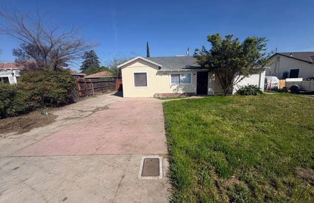 3 Bedroom 1 Bath S Visalia available now photos photos