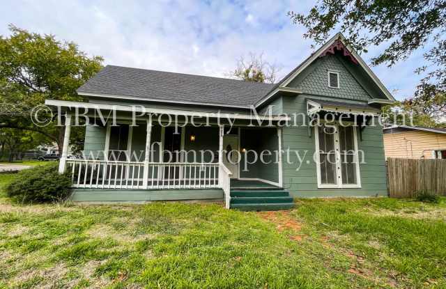 1824 W 5th St - Gorgeous 3 Bedroom, 2 Bathroom Home in Corsicana, TX! photos photos