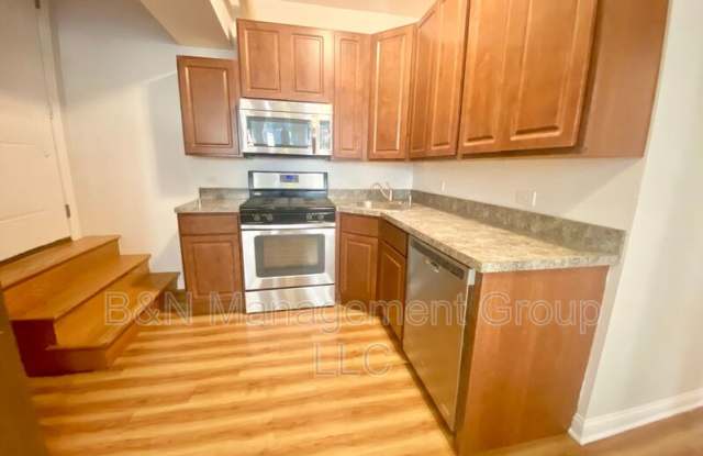 4899 N. Hermitage photos photos