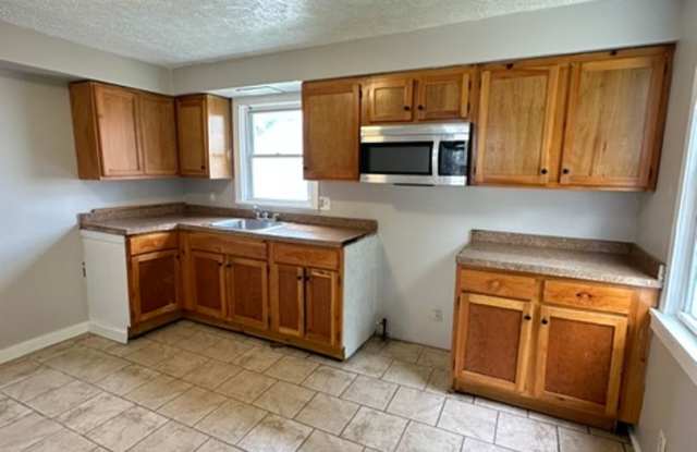 4- Bedroom Single Family -Rent Ready Gallery 3