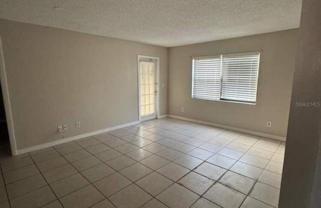 2416 SE Garden Terrace Gallery 4