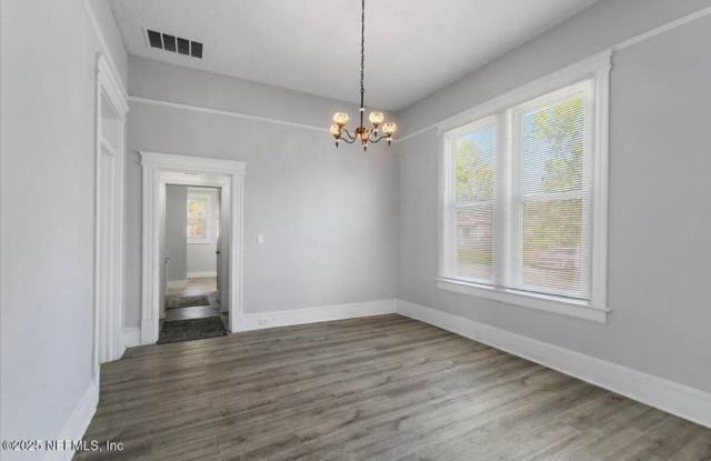 Charming 3BR House in Jacksonville Gallery 3