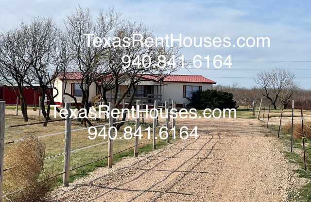 Country Life! Horse Lover's Dream 3/2 plus carport photos photos