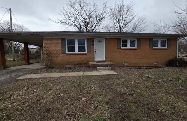 Renovated 3-Bed/2-Bath Home with Carport  Fenced Yard – Near Fort Campbell! photos photos
