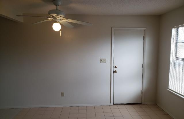 3 Lake Avenue Mary Esther, FL 32569 Gallery 1