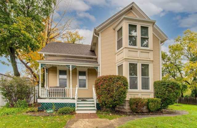 110 Appley Avenue - 110 Appley Avenue, Libertyville, IL 60048