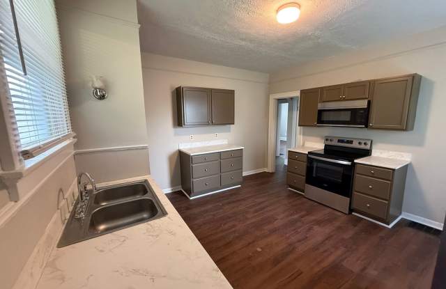 Beautifully Renovated 3 Bedroom/2 Bath Single-Family Home! photos photos