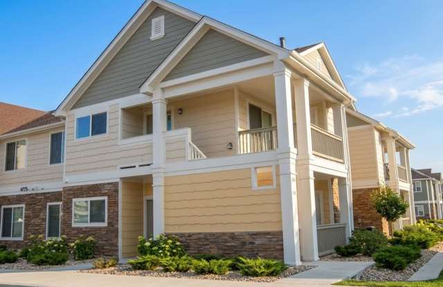 Gorgeous 2 Bedroom/2 Bathroom Condo with NEW FLOORING at Centerra!  Great Location for Commuters! photos photos