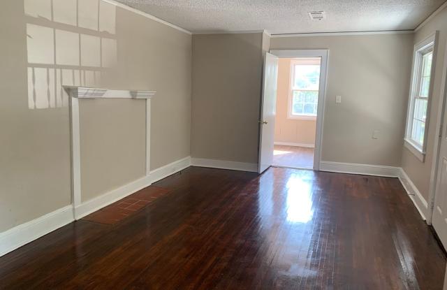 Cozy Four Bedroom Home! Gallery 3