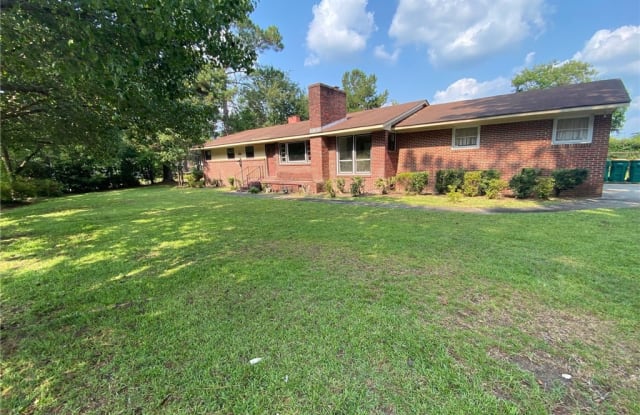 1208 Sprunt Avenue - 1208 Sprunt Avenue, Lumberton, NC 28358