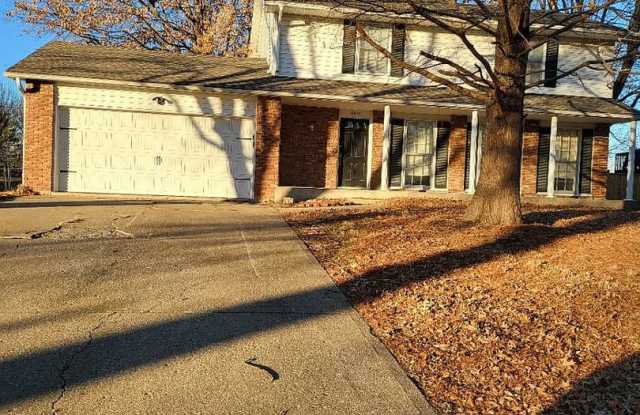 Spacious 4 Bed, 2.5 Bath Home with Fireplace  Garage in Independence, MO photos photos