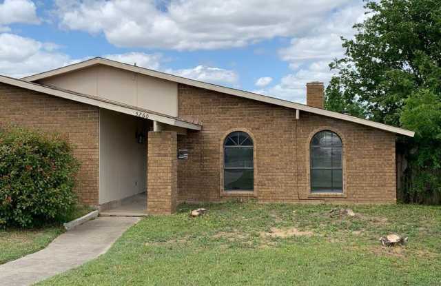 5260 Pruitt Drive - 5260 Pruitt Drive, The Colony, TX 75056