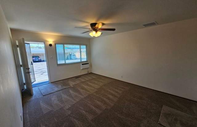 RETIREMENT COMMUNITY 62+ ONLY: 1 Bed/1 Bath "Special Treat" - San Leandro Gallery 4