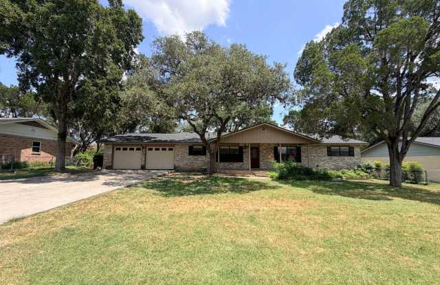 Live on the Hill! Ceramic Tile & LVP - No Carpet!  Washer & Dryer Included / Fireplace  / Fenced in Yard/ NBISD photos photos