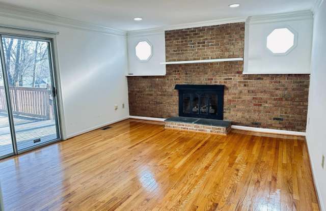 1 APRICOT Court Gallery 3