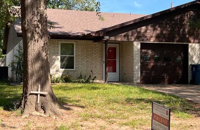 309 Laird Lane - 101 photos photos