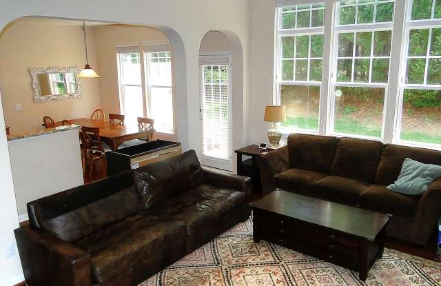 Pets Negotiable - Updated 3 Bedroom, 2.5 Bathroom Home w/ 2 Car Garage in SW Durham/Southpoint! Gallery 3